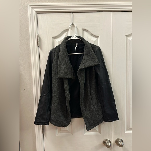 Fabletics jacket - Picture 2 of 5